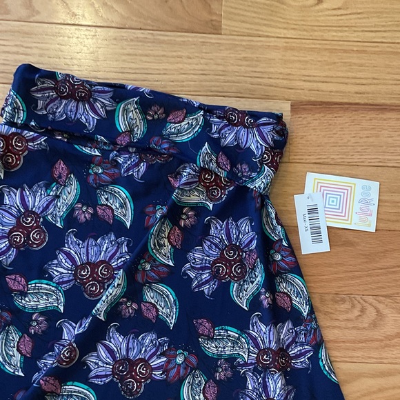 Lularoe Floral Navy Maxi Skirt NWT Women's Flowing A-Line floral XS SUMMER - Picture 4 of 7